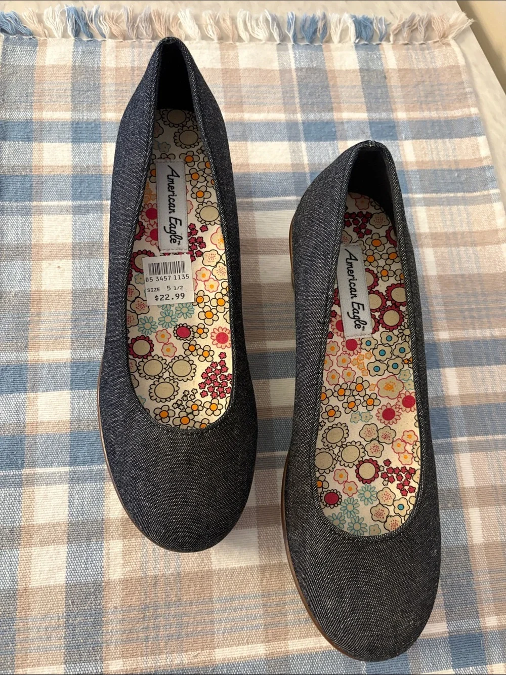 NWT American Eagle Dark Denim Wedges Floral-Insole size 5.5